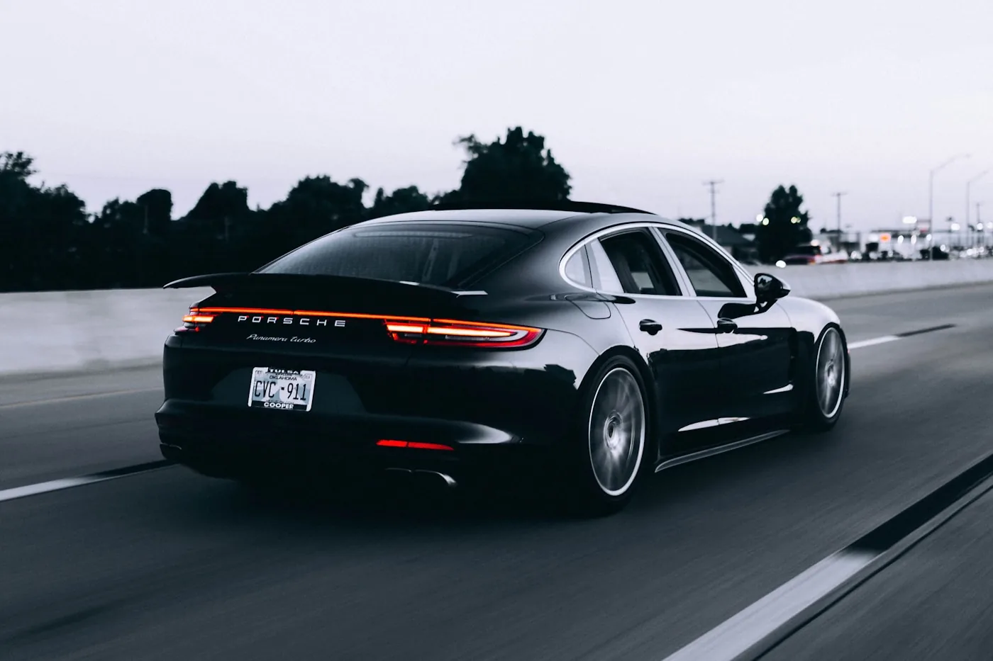 Luxury car rental
