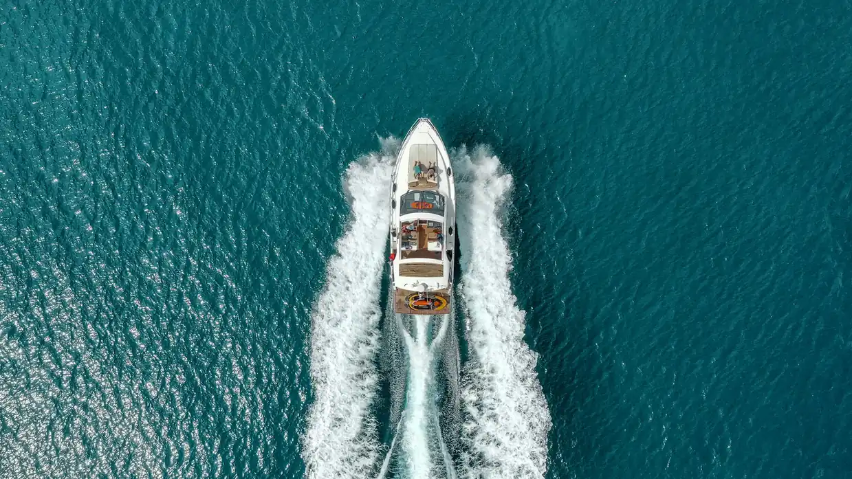 Licence-free boat